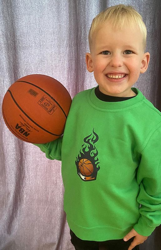 T-shirt- basketball i flamme