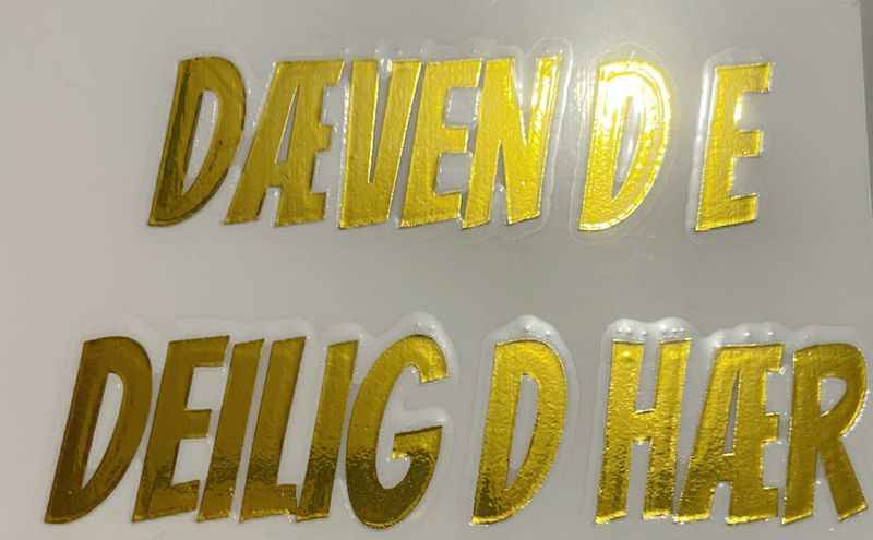 Sticker - Dæven d e deilig d hær , gull